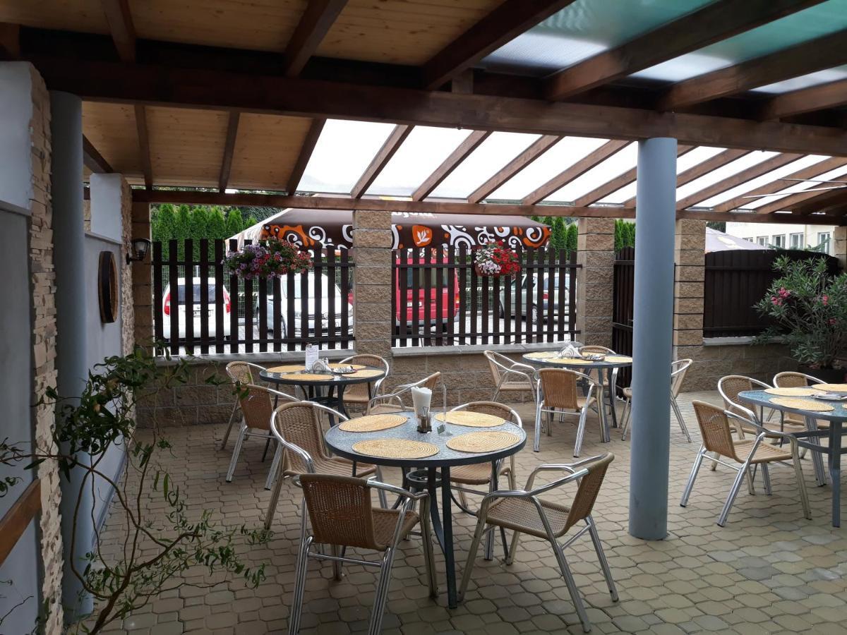 Penzion Fantasy - Restaurant Lipnik nad Becvou Ngoại thất bức ảnh